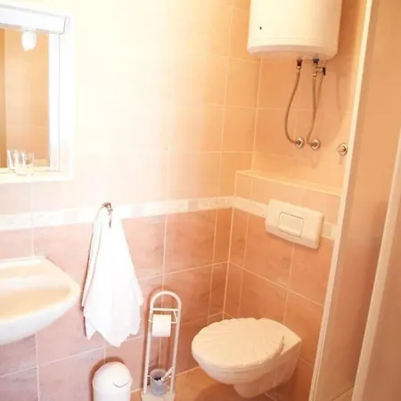 In Mit Garten, Whirlpool Apartment